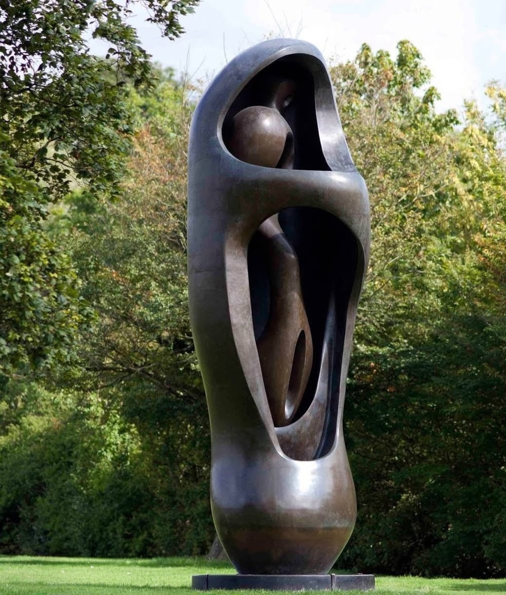 Henry Moore : Large Upright, Internal/External Form (1981)